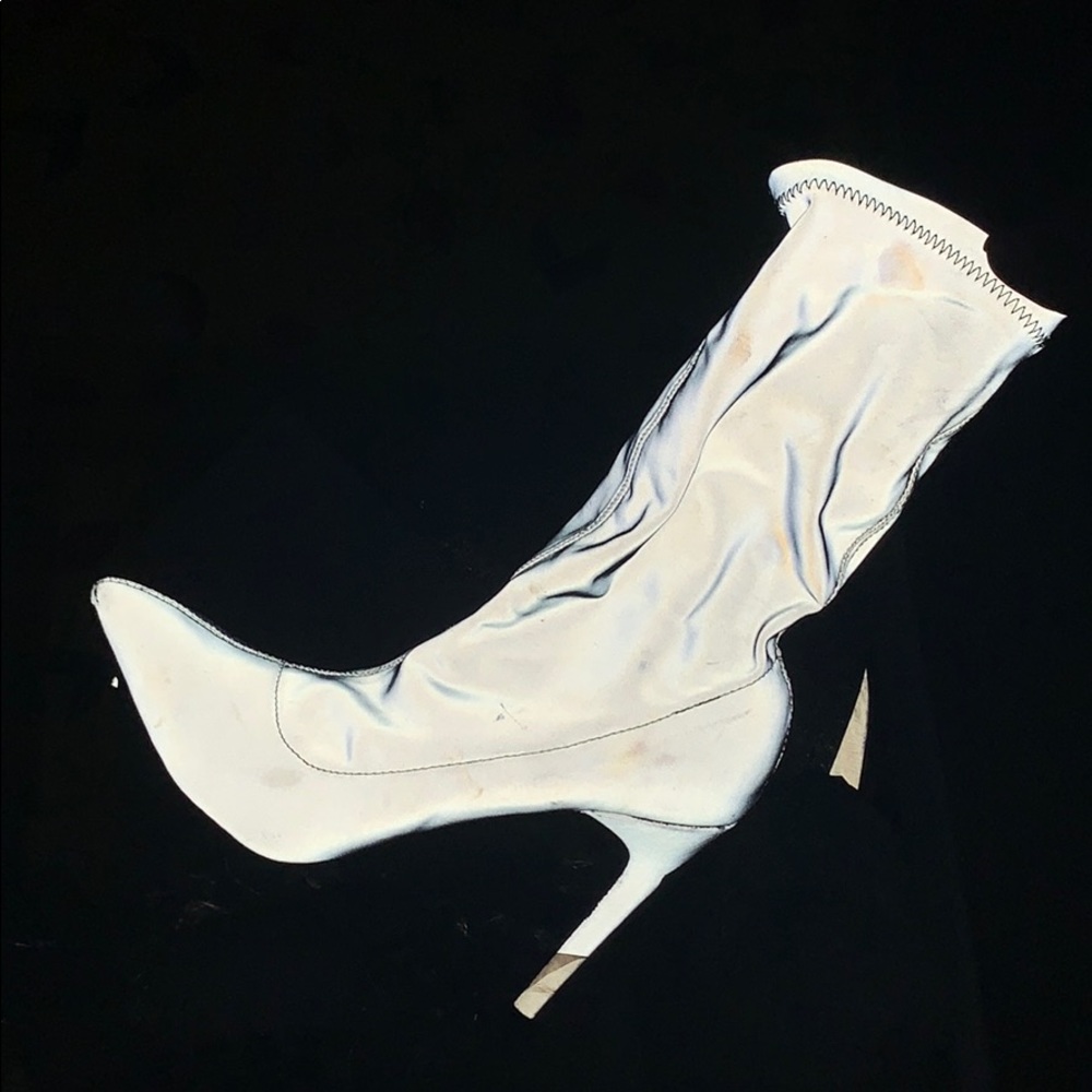 Reflective heels